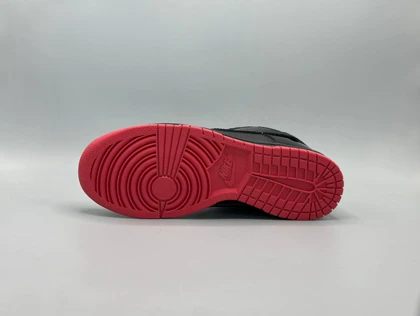 کتانی نایکی اس بی دانک لو ورنی مشکی قرمز/Nike SB Dunk