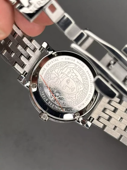 ساعت مچی ورساچه دورحکاکی بند سیلور صفحه سبز Versace