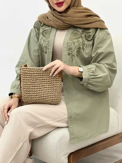 مانتو جلو گلدوزی نرگس