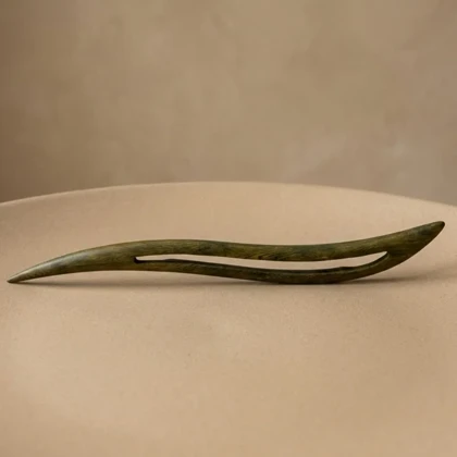 کانزاشی مو زنانه چوبی با طراحی هنری کشیده مدل ویردا