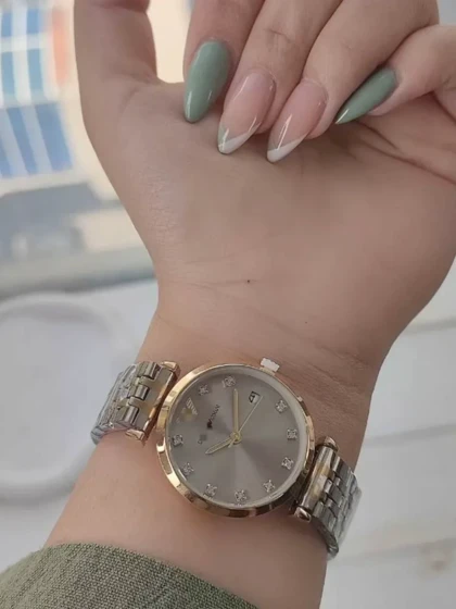 ساعت مچی زنانه کلاسیک با طراحی دورنگ