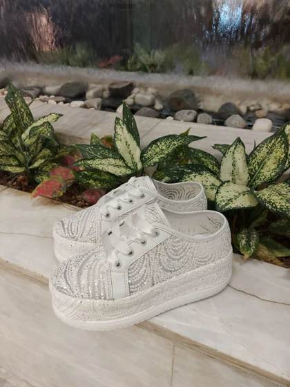 کتانی توری برفی