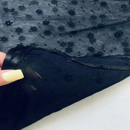 شال زنانه گل‌ریز با طرح برجسته