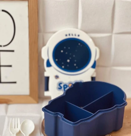 ظرف غذای فضانورد- قاشق چنگال دار