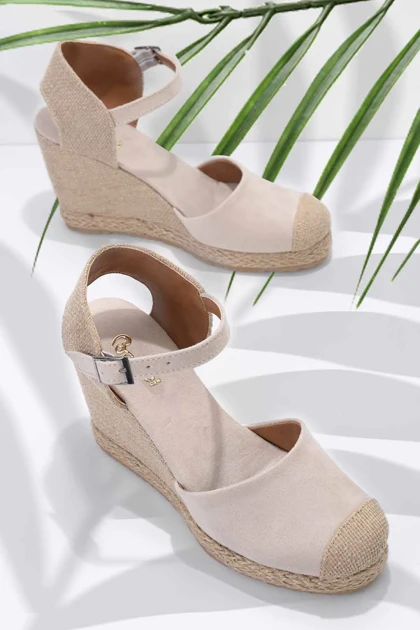 کفش پاشنه‌دار دخترانه زنانه بامبی bambi