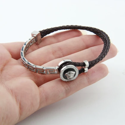 دستبند زنانه طرح بنگل ورساچه