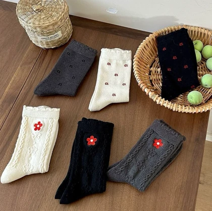 جوراب ساق‌دار گل برجسته کد 1459