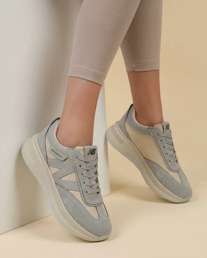 کفش کتانی زنانه AR Newbalance 470