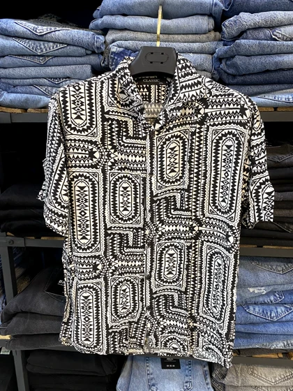 پیراهن مردانه طرح هندسی آزتک مشکی نخی پریمیوم، استایل متفاوت