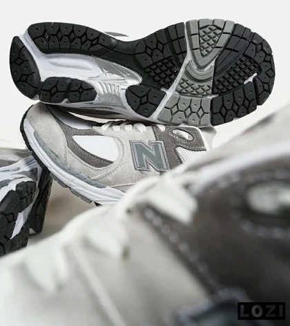 کفش کتانی طوسی خاکستری NEW BALANCE 2002R