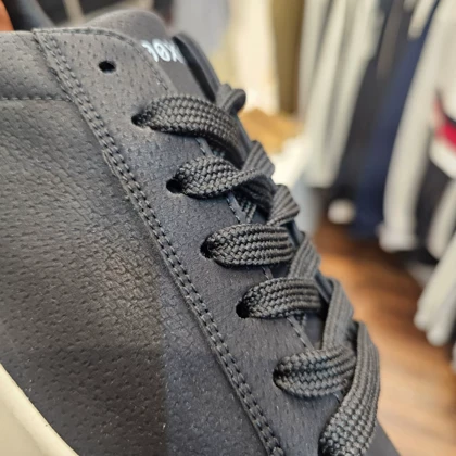 کتانی اسنیکرزمشکی زیره سفید