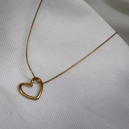 گردنبند استیل مدل «تک قلب» | زنجیر ماری (Snake) طلایی و پلاک منحنی