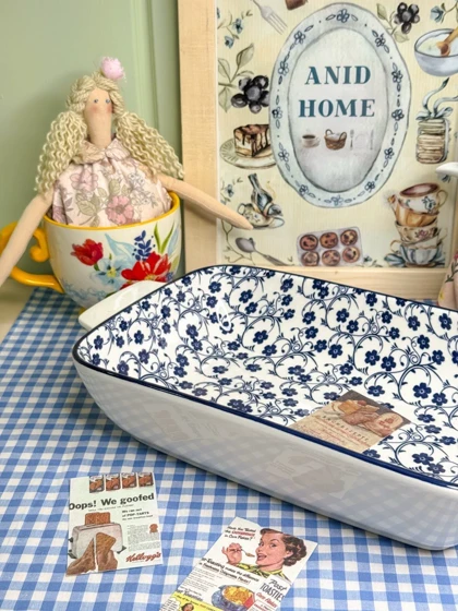 مرغ خوری سایز متوسط دنی هوم طرح گل آبی / BA24