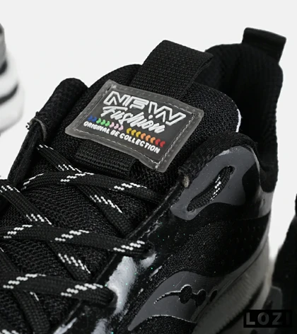 کفش کتانی مشکی سفید Saucony Axon 3