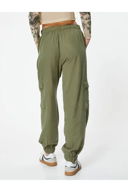 شلوار Jogger Cargo با جیب پارچه Lyocell™ 4SAL40039IW