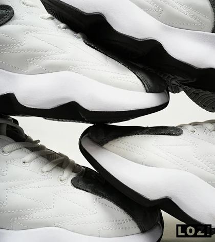 کفش کتانی ساق‌دار مردانه سفید طوسی Nike air jordan 23
