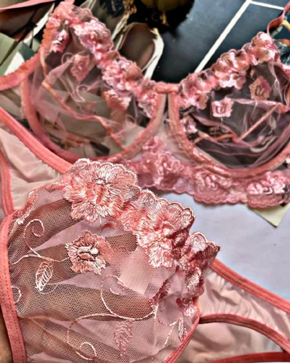 ست شورت و سوتین زنانه تور شیشه ای گل‌دار TRT