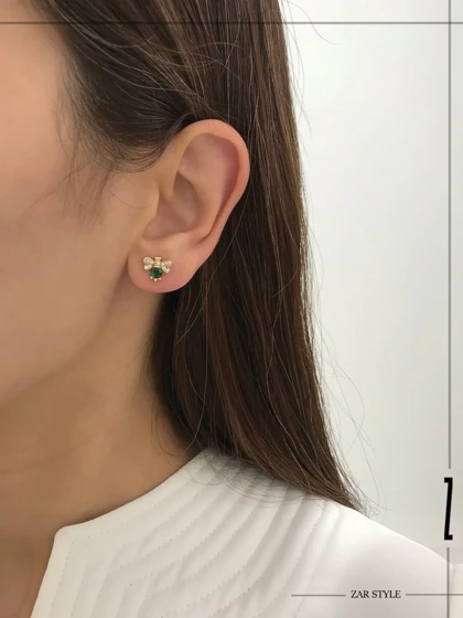 نیم‌ست زنبور نگین زمردی