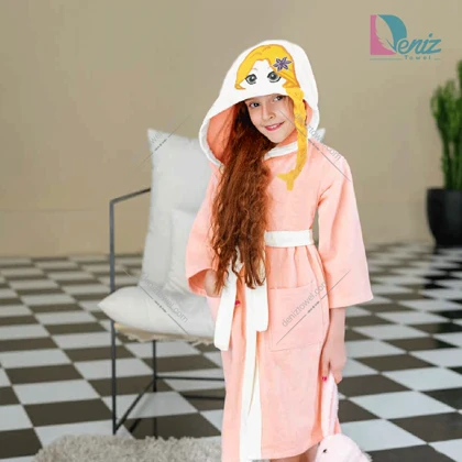 حوله کودک آنا مو طلایی