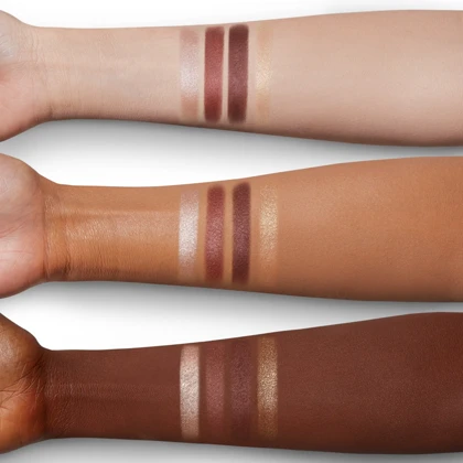 پالت سایه چشم پودری 4 رنگ شارلوت تیلبری مدل Luxury رنگ Pillow Talk Dreams