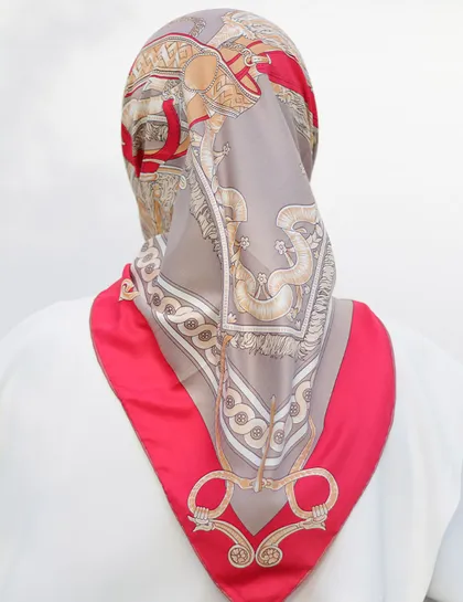 روسری ابریشم دور دست دوز طرحدار آریل