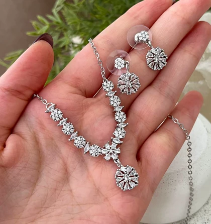 نیمست طرح جواهر نقره ای