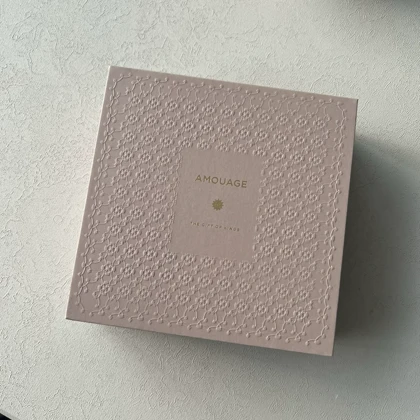 عطر زنانه آمواج لینیج Amouage Lineage