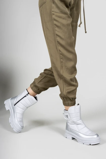 بوت و نیم بوت زنانه ریکن riccon