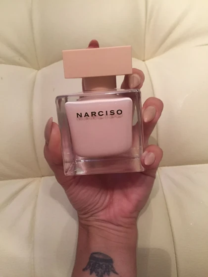 عطر نارسیس رودریگز نارسیس پودری Narciso Rodriguez Narciso Poudree