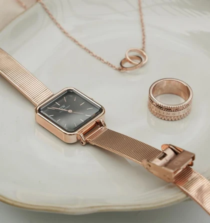 ساعت دنیل ولینگتون مربعی زنانه رزگلد صفحه مشکی Daniel Wellington Rosegold