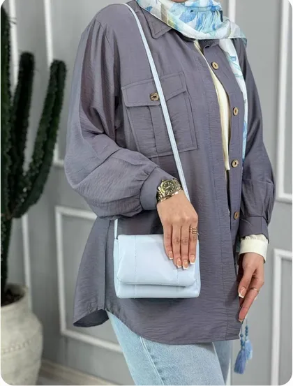 شومیز دکمه چوبی