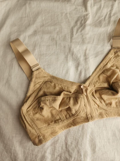 سوتین بدون فنر و ابر برند رویا کد: 3555