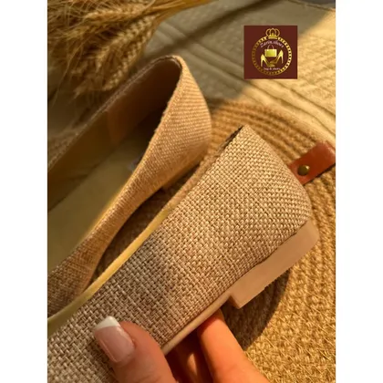 کالج عروسکی قالب خوکی کنفی زنانه