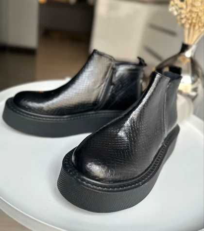 نیم بوت زنانه استرادیواریوس مدل00012-Stradivarius-Flat-Ankle-Boots
