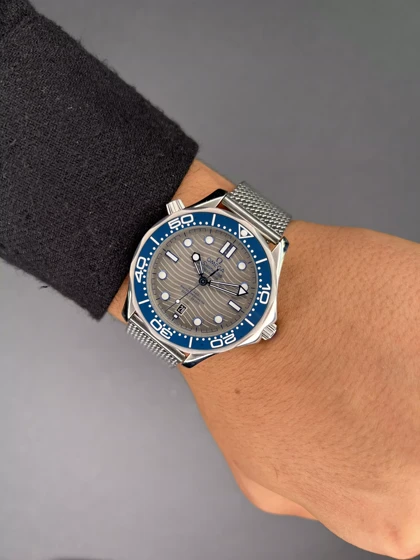 ساعت مچی امگا جیمز باند 007 حصیری صفحه طوسی Omega Seamaster