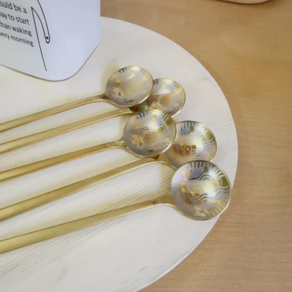 قاشق چای خوری طلایی طرح استارباکس /mj78