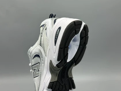 کتانی نیوبالانس 530 سفید سرمه ای/New balance