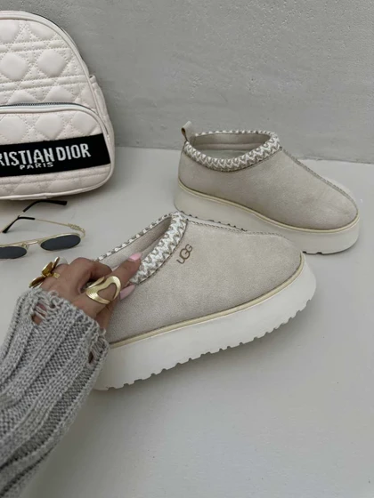 نیم بوت UGG طرحدار