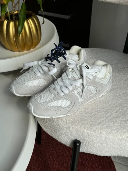 کتانی نیوبالانس میو میو