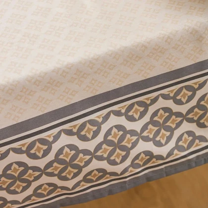 رومیزی ال سی دابلیو هوم مدل Tablecloth