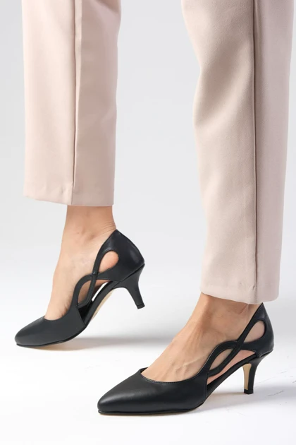 کفش پاشنه‌بلند کلاسیک زنانه میوگوستو mio-gusto