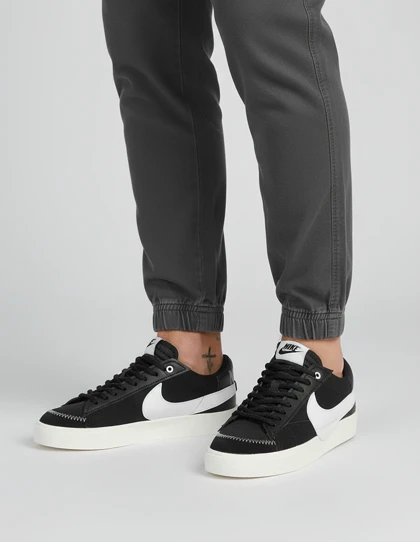 کفش روزانه مردانه نایکی Blazer Low Loud Mark M