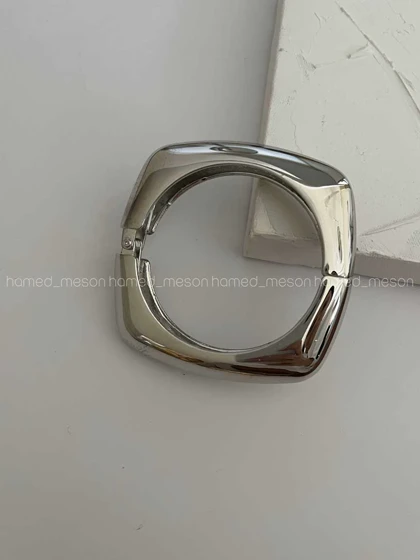 دستبند مربعی