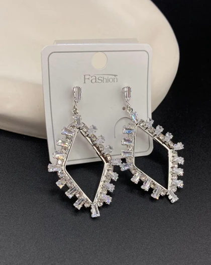 گوشواره جواهری پر کار کد gnj10020 گالری موژان حیدری