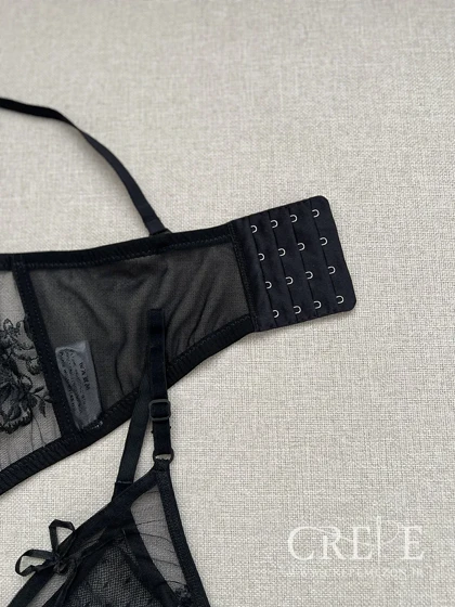 برالت طرح گلدوزی وایت لیدی