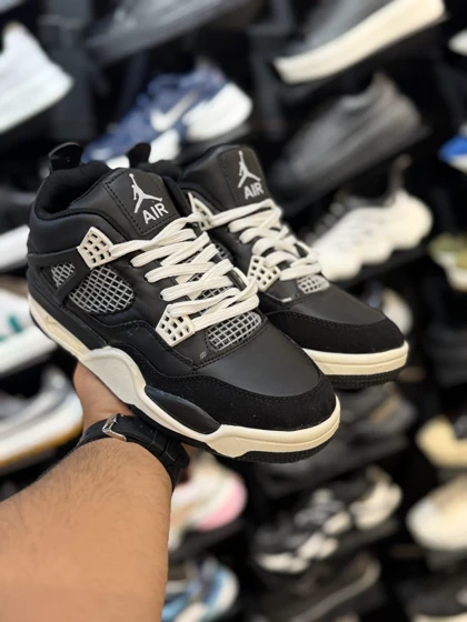 کتانی زنانه جردن 4