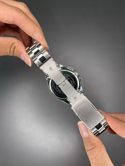 ساعت مچی سیتیزن کورنوگراف سیلور صفحه مشکی Citizen