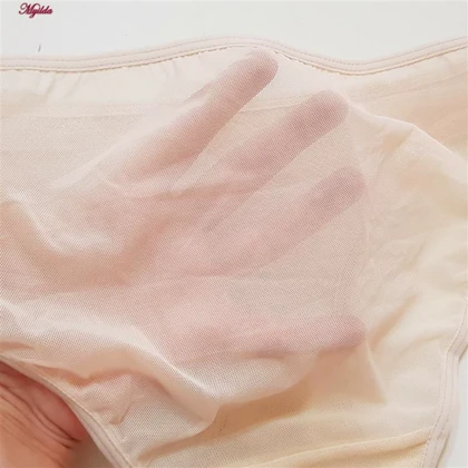 ست شورت و سوتین زنانه لنا مدل فنردار بند متحرک کاپ اسفنجی کرم کد 4961