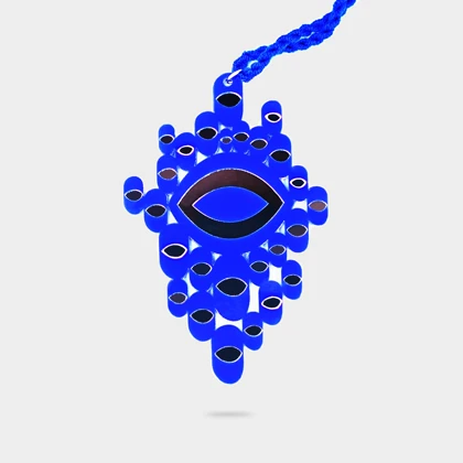آویز چشم ها 2، پلگسی گلاس