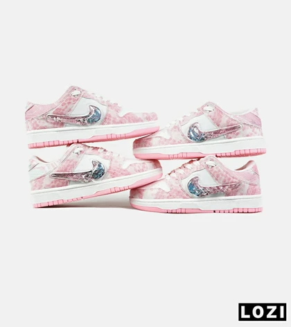 کفش کتانی زنانه صورتی سفید نایک NIKE dunk low steam puppet